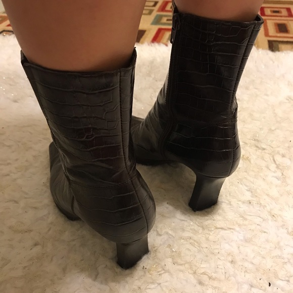 Leather Boots - Picture 5 of 8